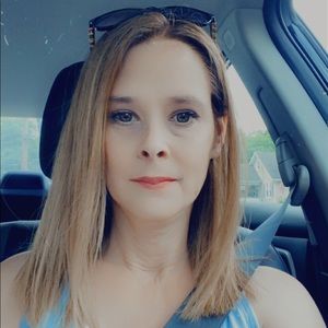 Meet your Posher, Debrah